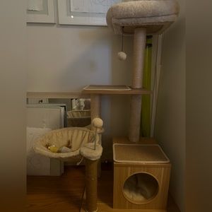 Cat scratch tower